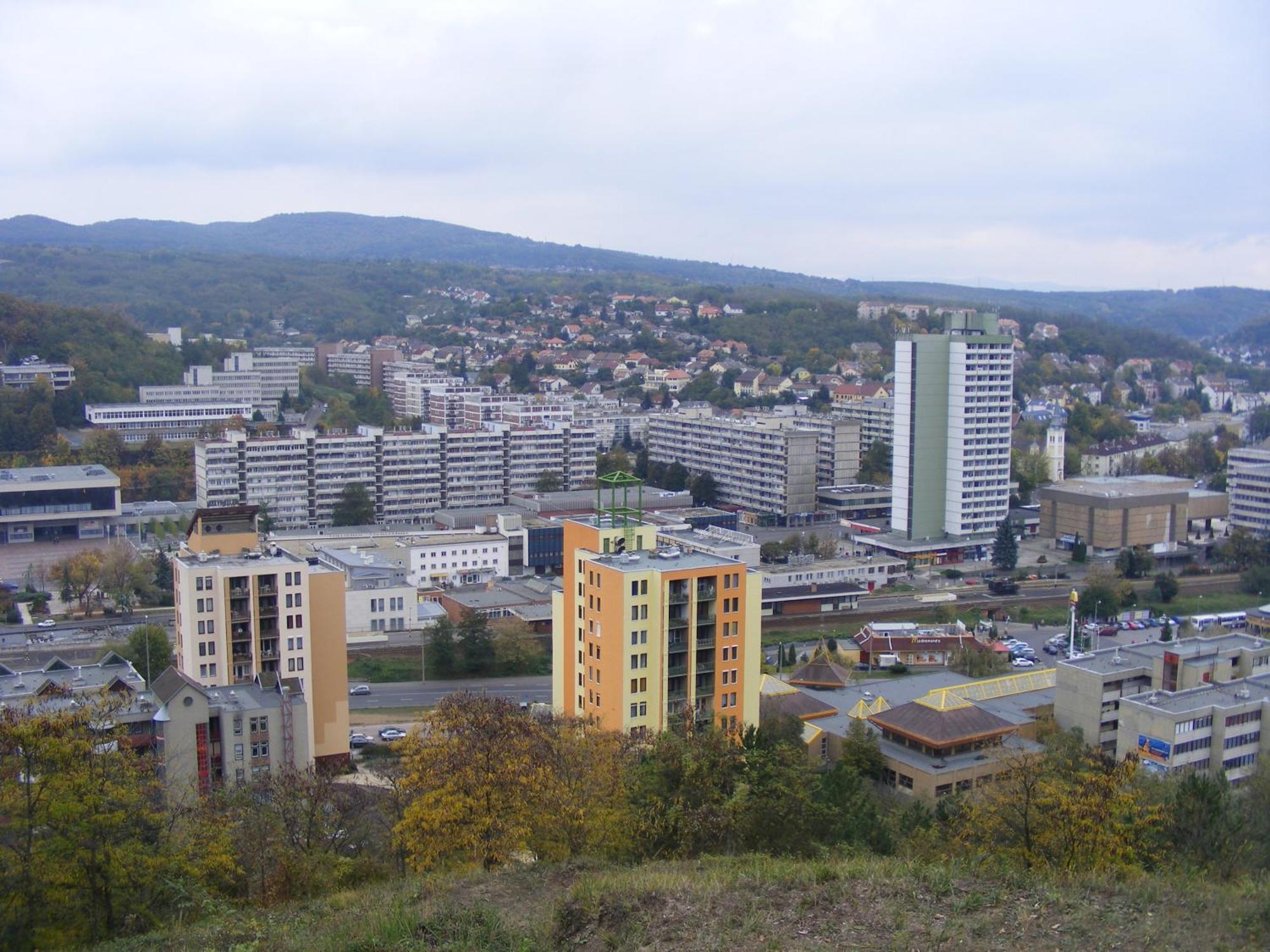 Central Apartman Salgótarján Εξωτερικό φωτογραφία